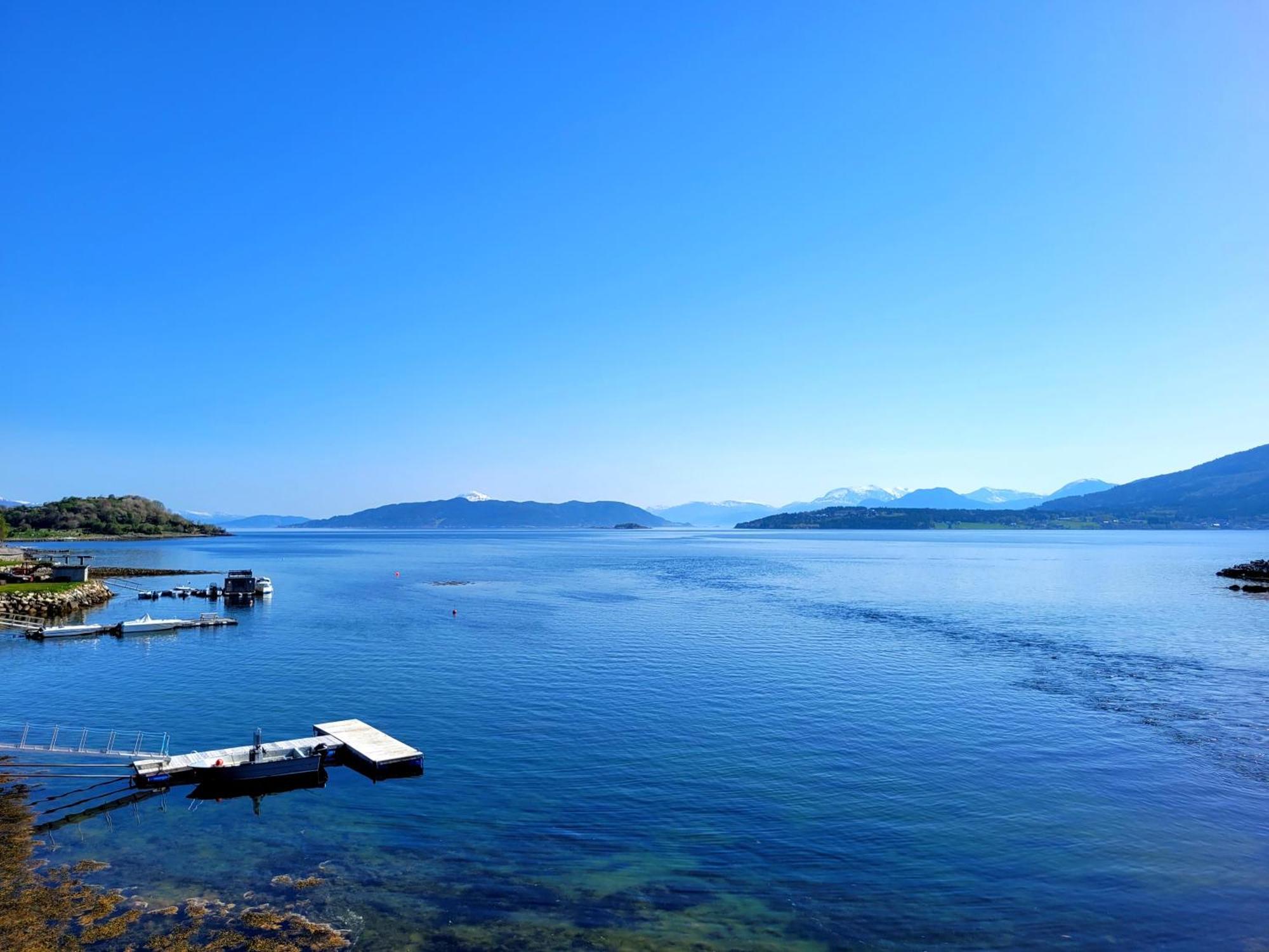 Beautiful Panoramic Apartment Vestnes